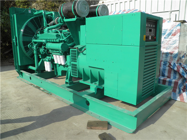 柯城出租发电机 发电机组厂家：柴油发电机组的控制屏的作用是什么？