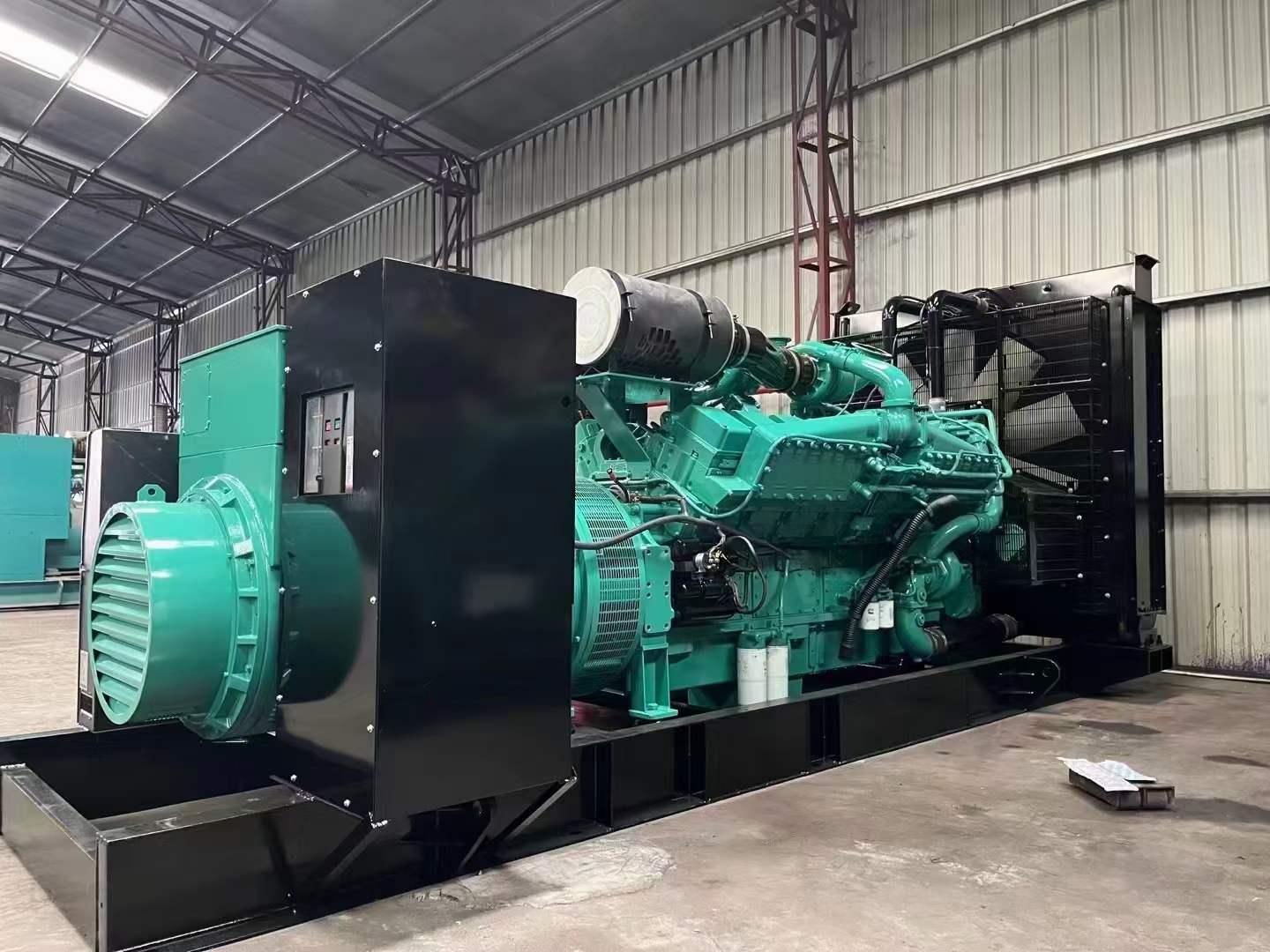 柯城如何降低 800kW 柴油发电机输出电流的波动？
