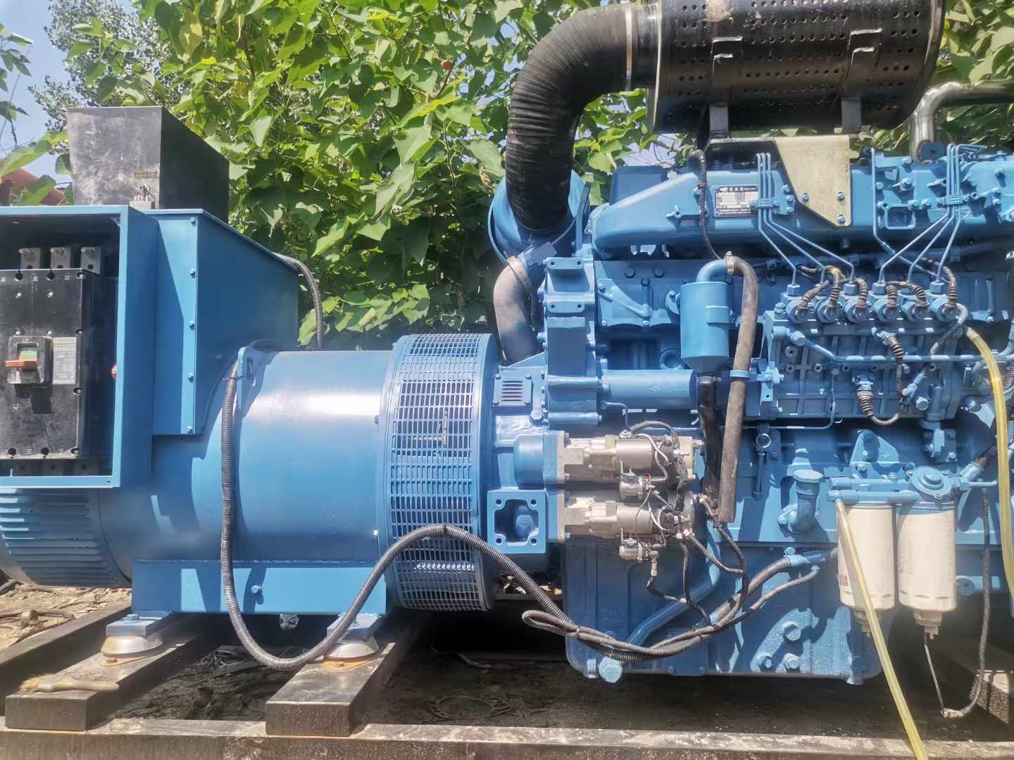 柯城详细说明降低 800kW 柴油发电机输出电流波动的方法